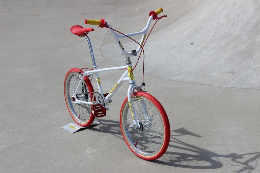THE OFFICIAL 2015 BMXMUSEUM THE OFFICIAL 2015 BMXMUSEUM
