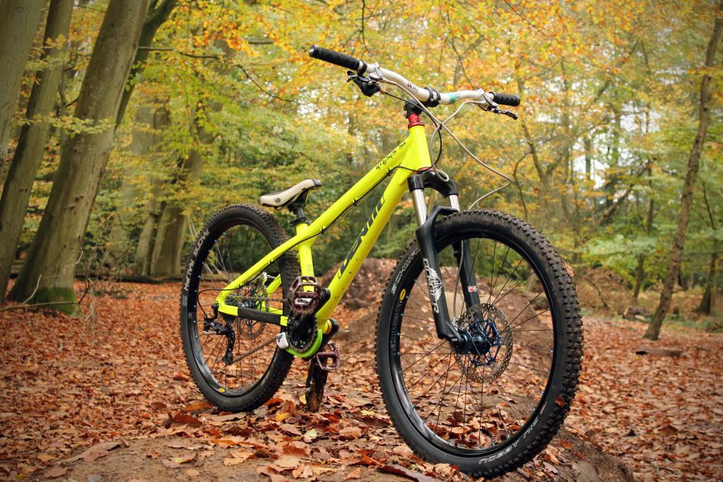 IMAGE: http://i1183.photobucket.com/albums/x469/Andy_Goss/IMG_1783.jpg