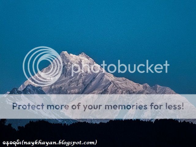 http://i1183.photobucket.com/albums/x474/konay1/general%205/3Kanchenjunga_as_seen_from_Gangtok.jpg