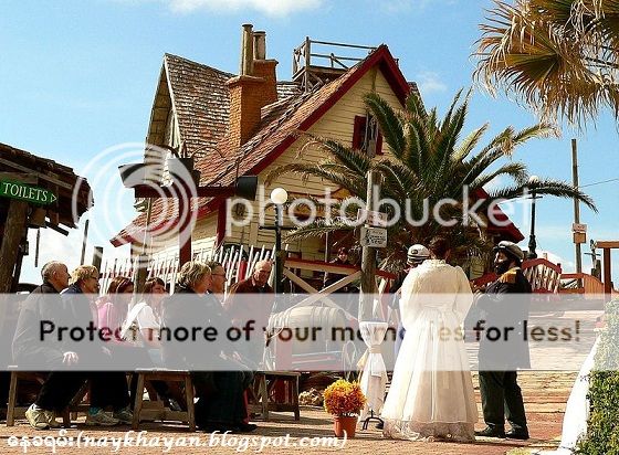 http://i1183.photobucket.com/albums/x474/konay1/general%205/800px-Popeye_Village_-_Marriage_Popeye_and_Olive_Oyl.jpg
