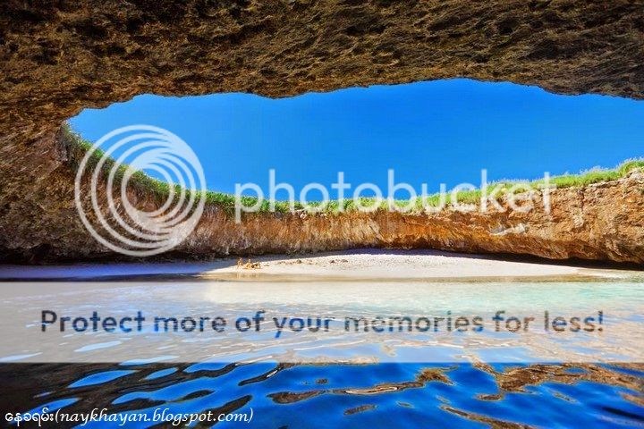 http://i1183.photobucket.com/albums/x474/konay1/general/hidden-beach-marieta-islands-8.jpg